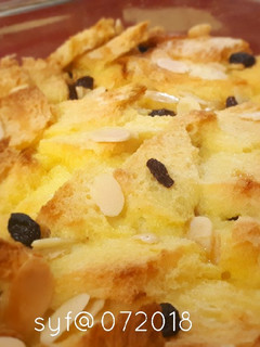 Foto resep Bread Pudding with vanilla sauce