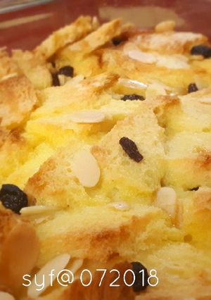 Foto resep Bread Pudding with vanilla sauce