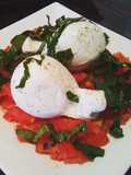 Ensalada caprese con burrata