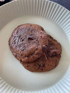 撫慰系-巧克力三重奏美式軟餅乾 Chewy Chocolate Chip Cookies 的食譜成品照片