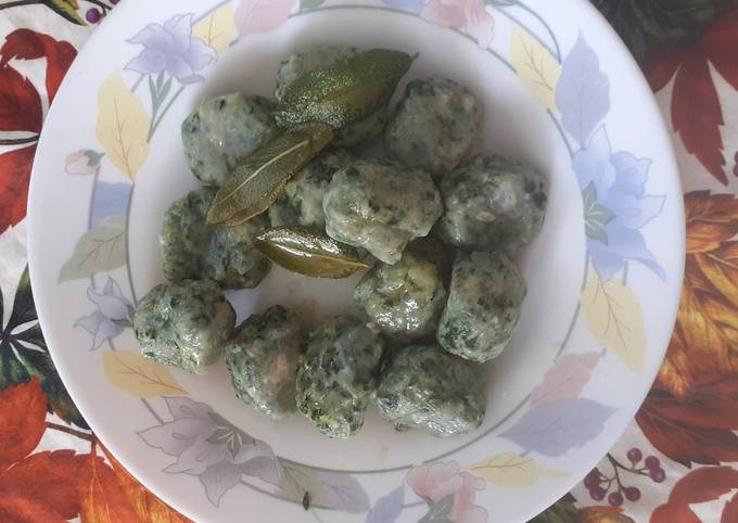Passaggi a Preparare Qualsiasi notte della settimana Malfatti (gnocchetti) di ricotta &amp;amp; spinaci