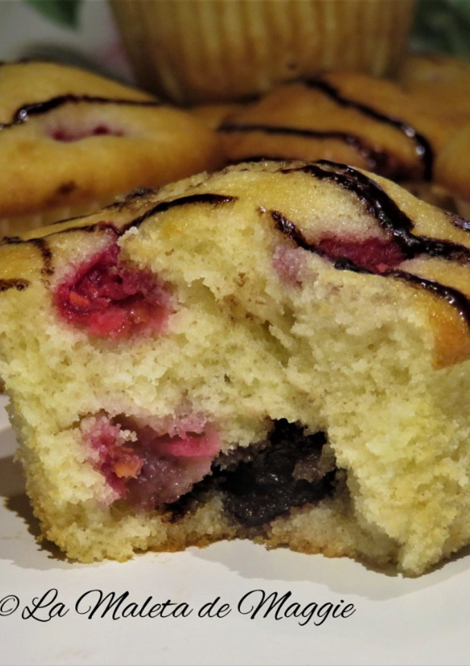 Una foto de Muffins de frambuesa y nutella