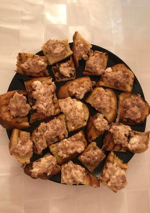 Foto di Crostini salsiccia e stracchino