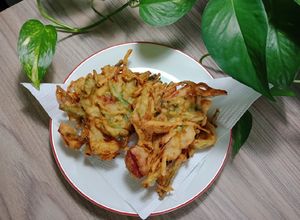 Hình của món KAISEN KAKIAGE (Hải sản & rau củ chiên giòn).