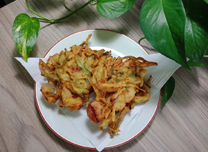 Hình của món KAISEN KAKIAGE (Hải sản & rau củ chiên giòn).