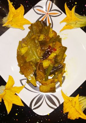 বিন্স বেগুন আলু শিম চচ্চড়ি (beans begun aloo shim chocchoroi recipe in Bengali) রেসিপির প্রধান ছবি