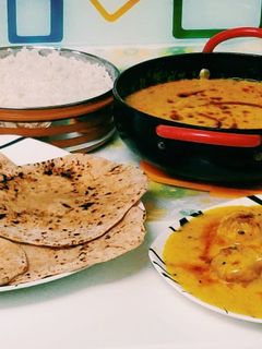 कढ़ी पकौड़ा (Kadhi pakoda recipe in Hindi) रेसिपी मुख्य फोटो
