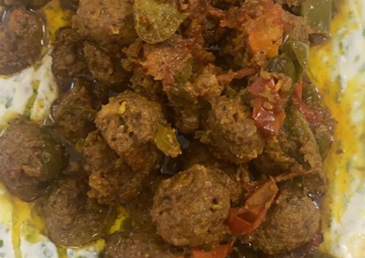 مبشور لحم مع سلطة اللبن الزبادي بطريقتي