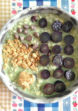 รูปของ Overnight oatmeal Aojiru with grape