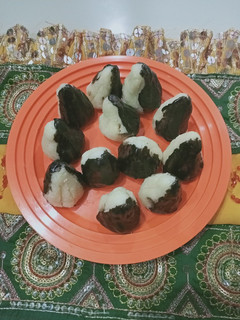 કોકોનટ મોદક (coconut modak recipe in gujarati) રેસીપી મુખ્ય ફોટો