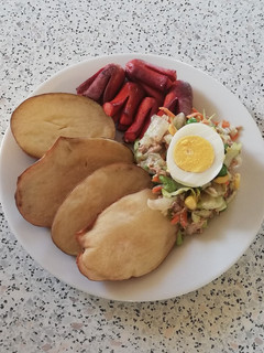 Una foto de Salpicón de jurel al plato con pulpitos