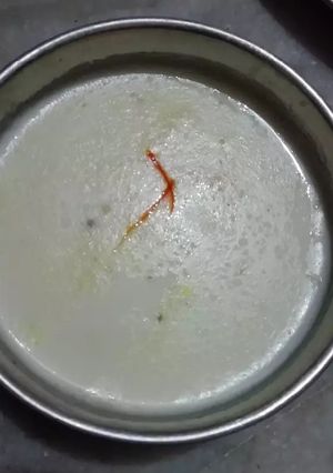 A picture of Saffron milk.