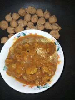 इंस्टेंट बड़ी की सब्जी (instant badi ki sabzi recipe in Hindi) रेसिपी मुख्य फोटो