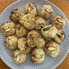 A picture of Coconut almond cookies.
