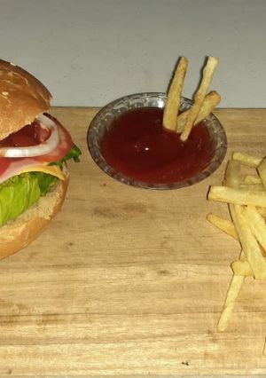 Una foto de Bollos y hamburguesa hawaiana 🍔
