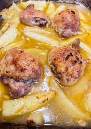A picture of Chicken and Potato in lemon and garlic sauce Tray-bake (Lebanese style).