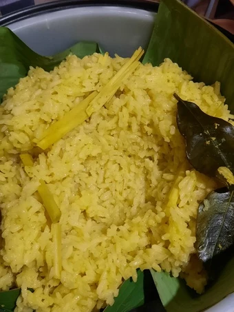 Cara Gampang Menyiapkan Resep  Nasi kuning simpel magic com yang Bisa Manjain Lidah, Enak