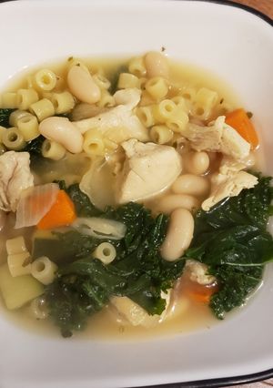 A picture of Healthy detox chicken soup.