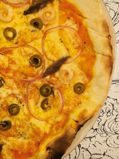 Foto de Pizza de Mozarella e Cebola Roxa