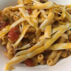 A picture of Chili Mac and cheese.