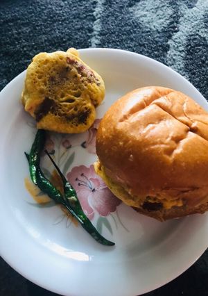A picture of VadaPav.