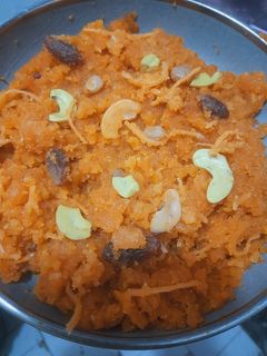 केसरिया सूजी का हलवा(kesariya suji ka halwa recipe in hindi) रेसिपी मुख्य फोटो