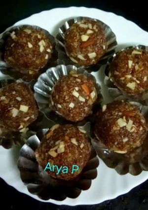 अंजीर अलीव के लड्डू रेसिपी मुख्य फोटो