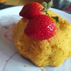 A picture of Lemon cake.