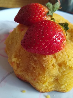 A picture of Lemon cake.