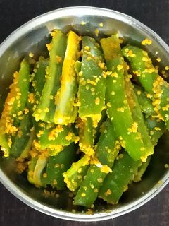 રાઇ વાળા મરચા (Rai Vala Marcha Recipe In Gujarati) રેસીપી મુખ્ય ફોટો