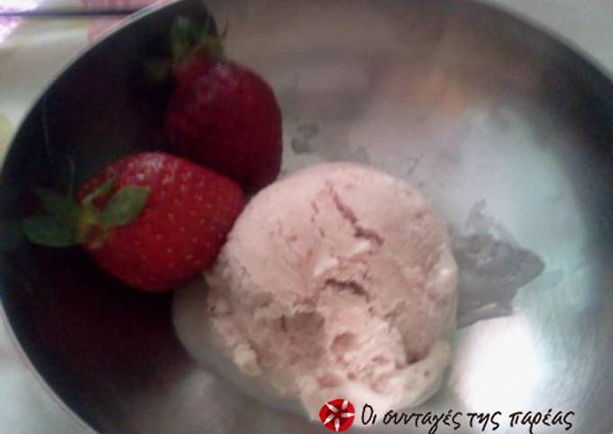 κύρια φωτογραφία συνταγής Παγωτό φράουλα 2