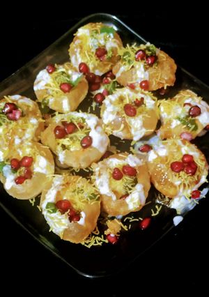 दही पूरी (Dahi Puri recipe in hindi) रेसिपी मुख्य फोटो