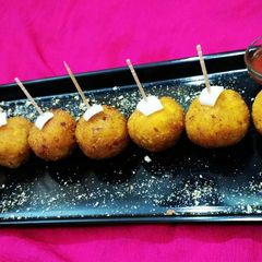 A picture of #Monsoon.corn chesse ball.
