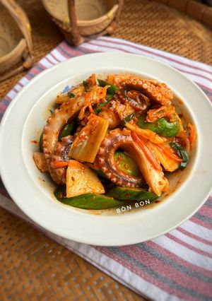 Hình của món Bạch Tuộc Trộn Kim Chi.