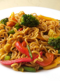 A picture of Stir fry veggie noodles.