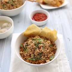 Mie yamin bandung রেসিপির প্রধান ছবি