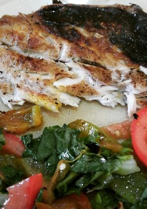 Foto de Tainha grelhada com salada