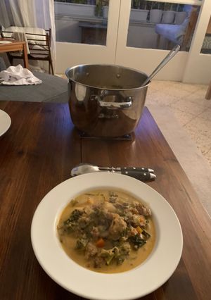 A picture of Tuscan Soup.
