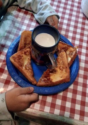 A picture of French Toast.
