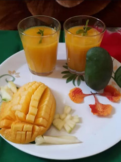 મેંગો ફ્રુટી (Mango Frooti Recipe In Gujarati) રેસીપી મુખ્ય ફોટો