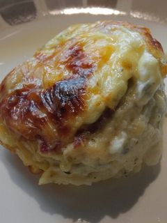 Una foto de Pastel de pan con jamón y queso