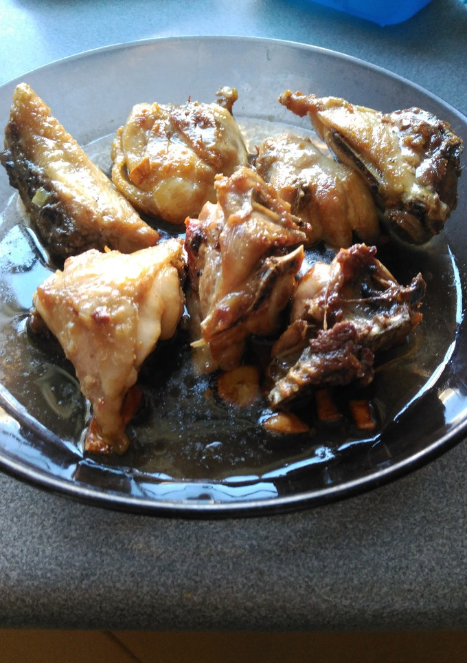 Una foto de Pollo al ajillo