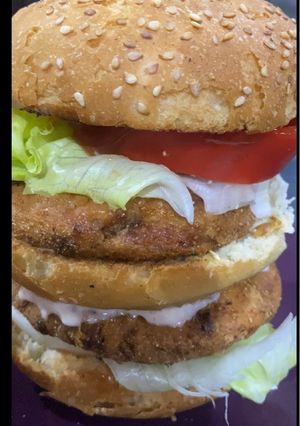 صورة لوصفة برجر الدجاج المحشي 😋😋