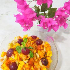 A picture of Mango fruit chaat.