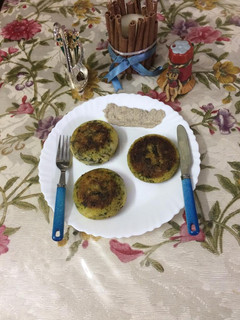 इडली बोम्ब (idli bomb recipe in Hindi) रेसिपी मुख्य फोटो