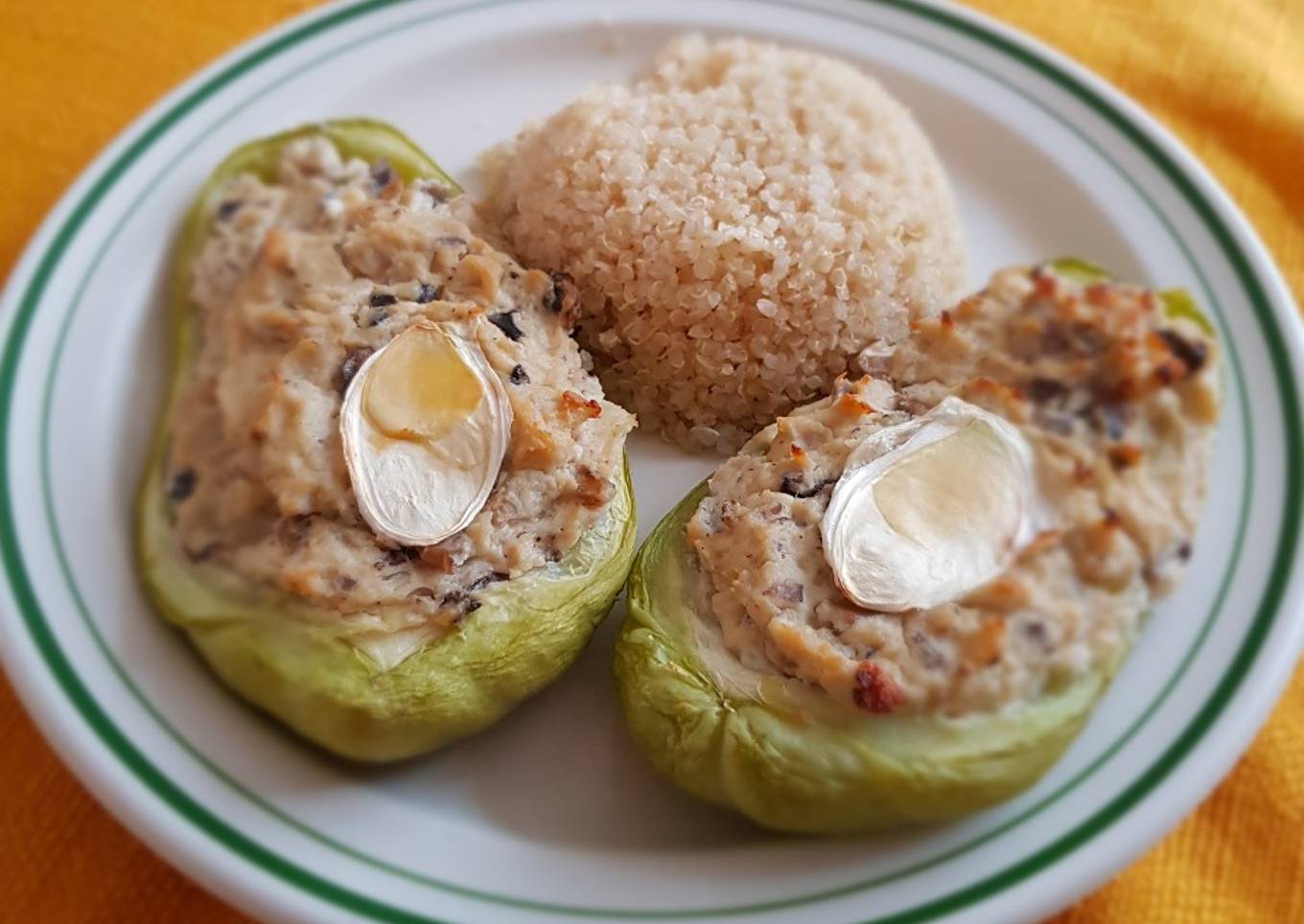 Chayotes rellenos de requesón con champiñones