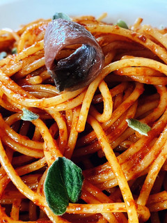 Una foto de Espagueti con anchoas