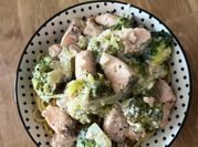 Una foto de pasta curry verde