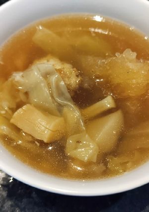 A picture of Fish maw with homemade meatballs soup.