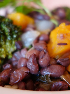 Una foto de Azuki con verduras